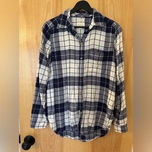 American Eagle Blue and White Flannel - Boyfriend Fit - Size Small